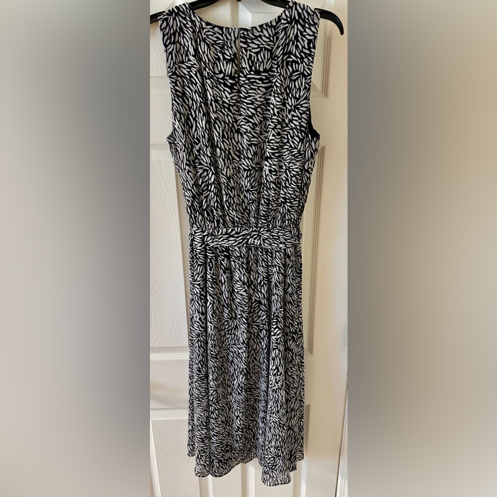 Sleeveless Black and White Patterned Dress by Sam and Jess - Picture 4 of 4